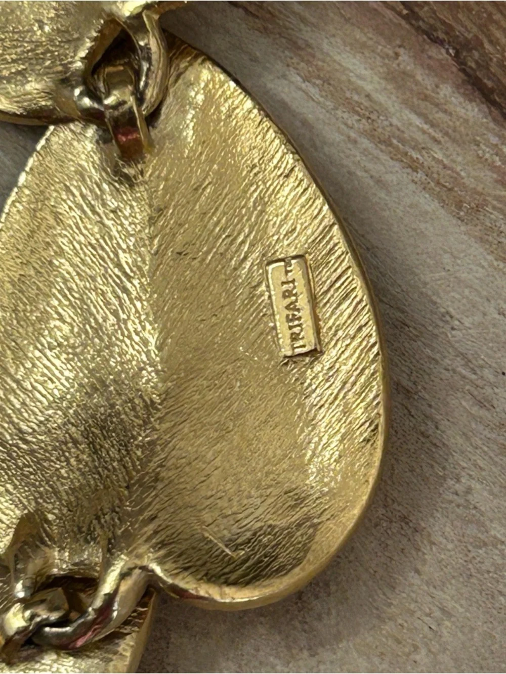 TRIFARI Vintage Graduated Gold-tone Leaf Statement Necklace